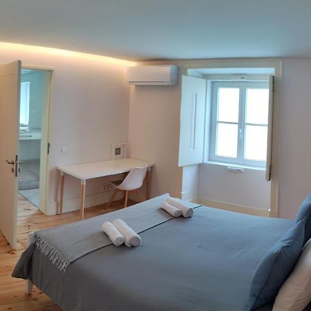 Suite In Cozy Apartment In Chiado In Shared House Lisabona Exterior foto