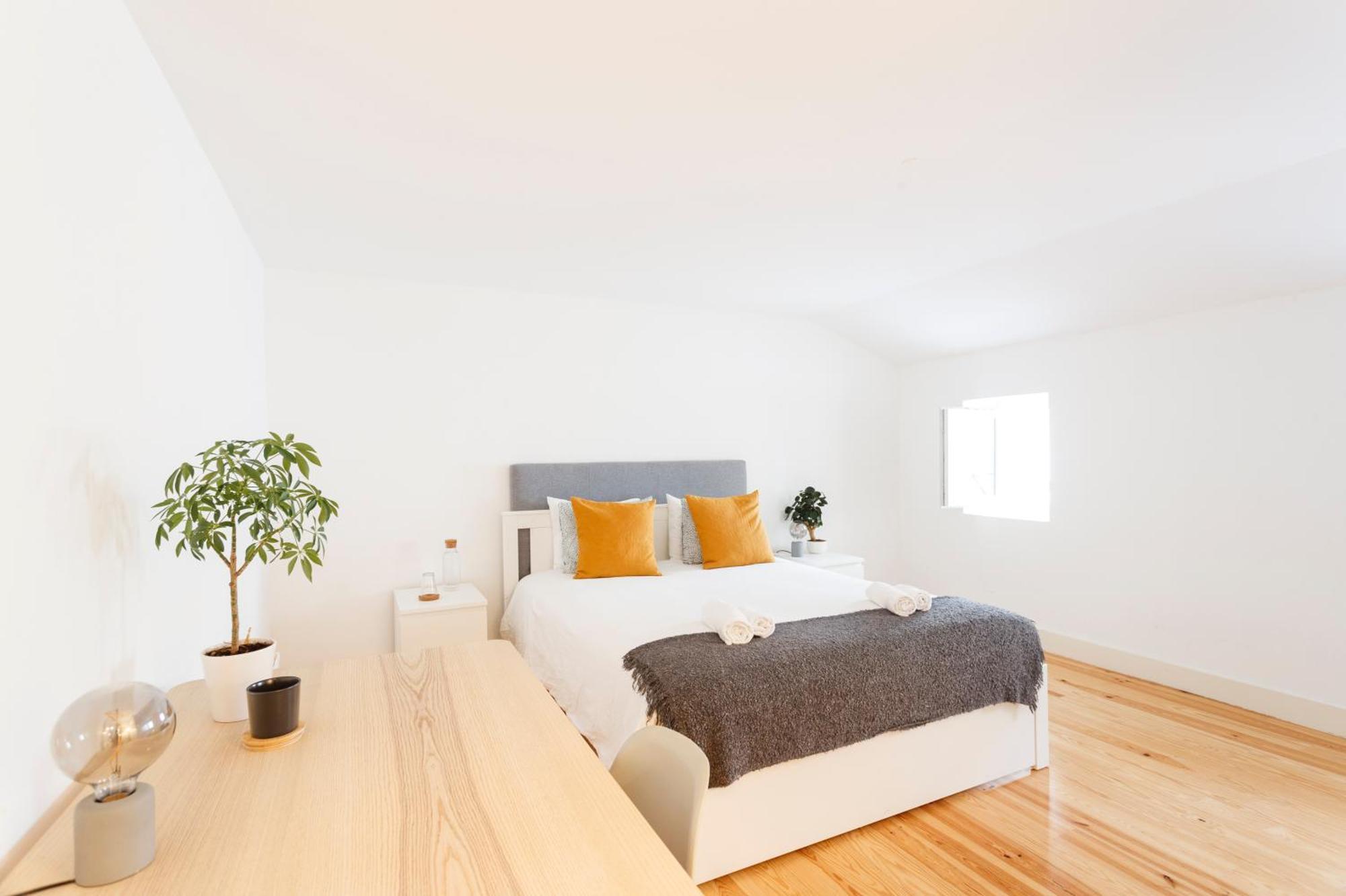 Suite In Cozy Apartment In Chiado In Shared House Lisabona Exterior foto