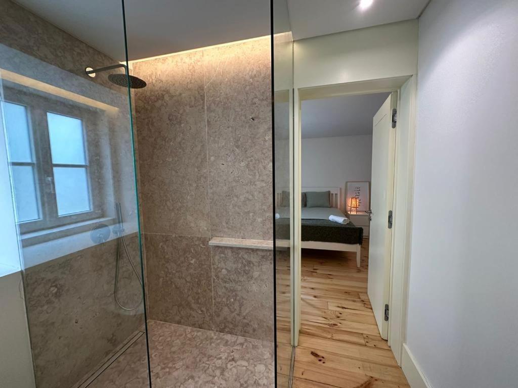 Suite In Cozy Apartment In Chiado In Shared House Lisabona Exterior foto