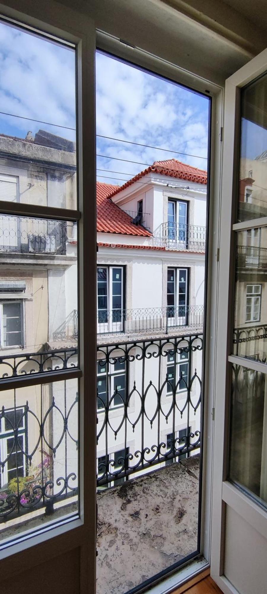 Suite In Cozy Apartment In Chiado In Shared House Lisabona Exterior foto